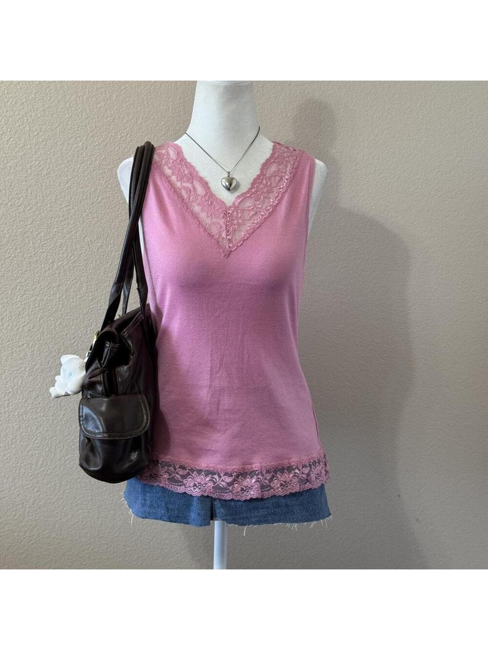 ੈ✩‧₊˚2000s pink v lace lace trim tank w/ silver metallic thread